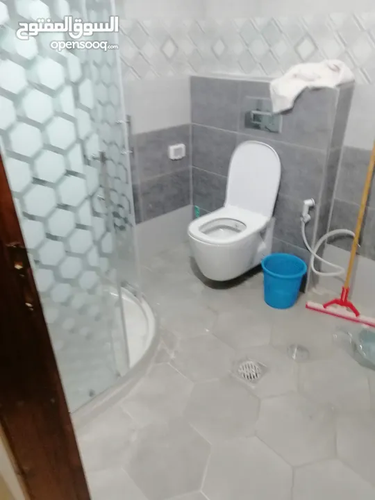 استوديو مفروش للايجار في الطيرة خلف مطعم لازورد 1000ش