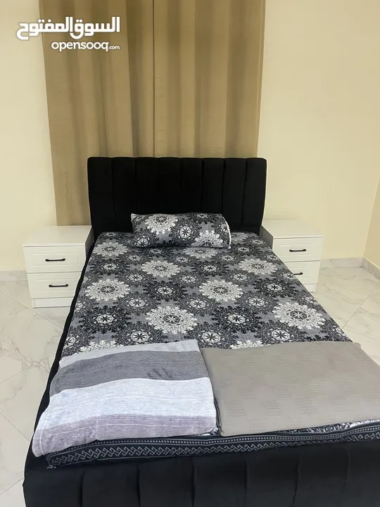 1single bed 2sides table 1 mattress