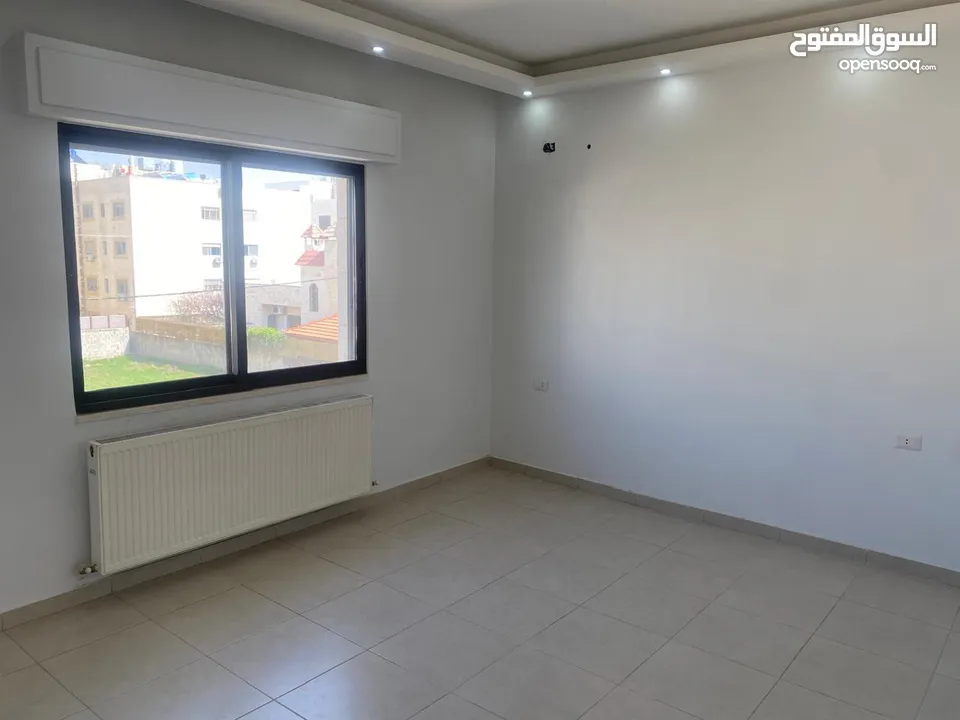 شقة فارغة للبيع او للإيجار في حي الصحابة - ref: 14582