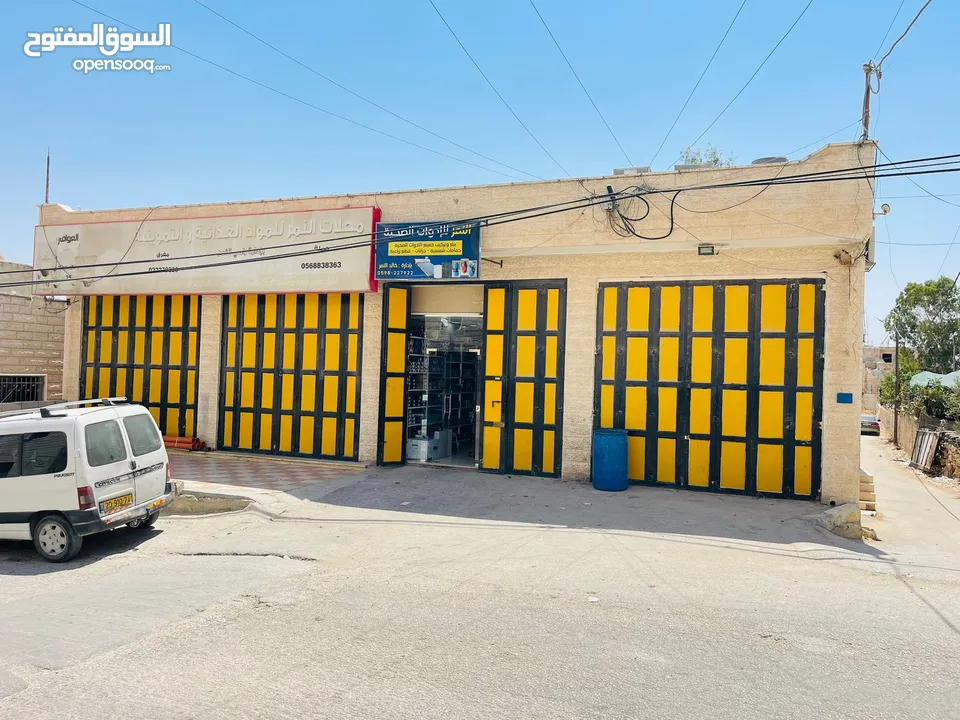 منزل مستقل مع مخازن تجارية للبيع والتنازل فوري
