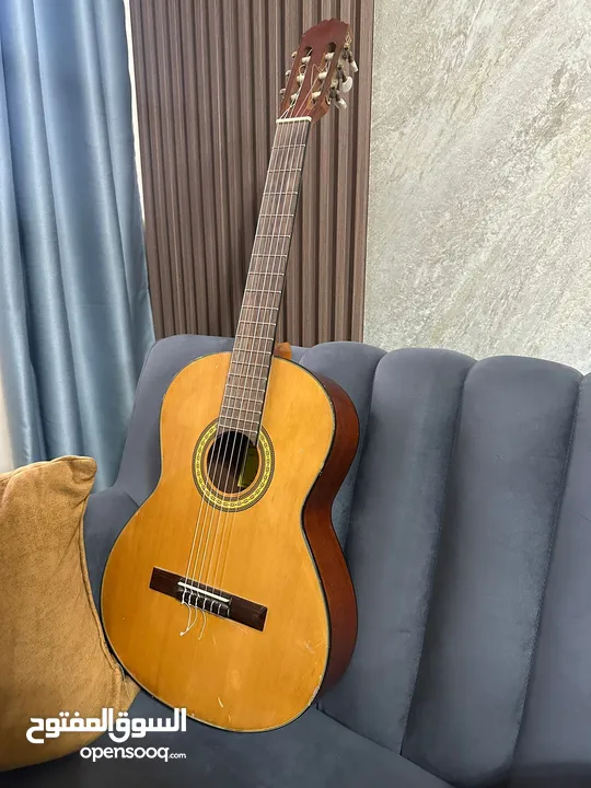 جيتار ايطالي eko c-956 model number مستعمل مع اوتار جديدة CG01 و handcrafted