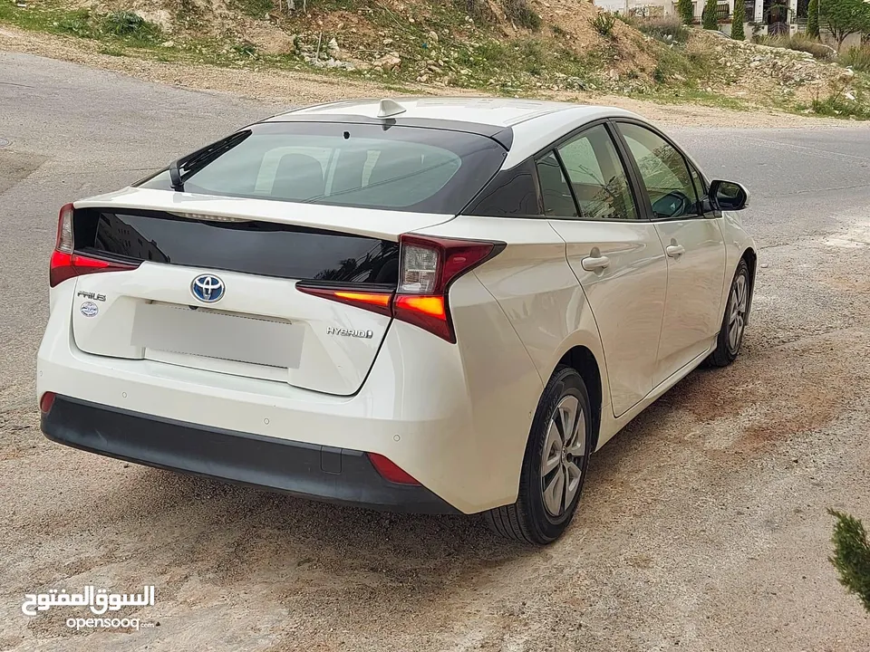 تيوتا بريوس 2019