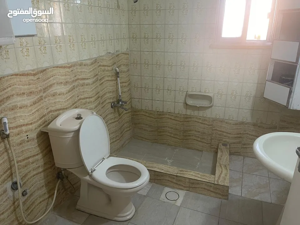 شقة للإيجار في جبل النزهه من المالك