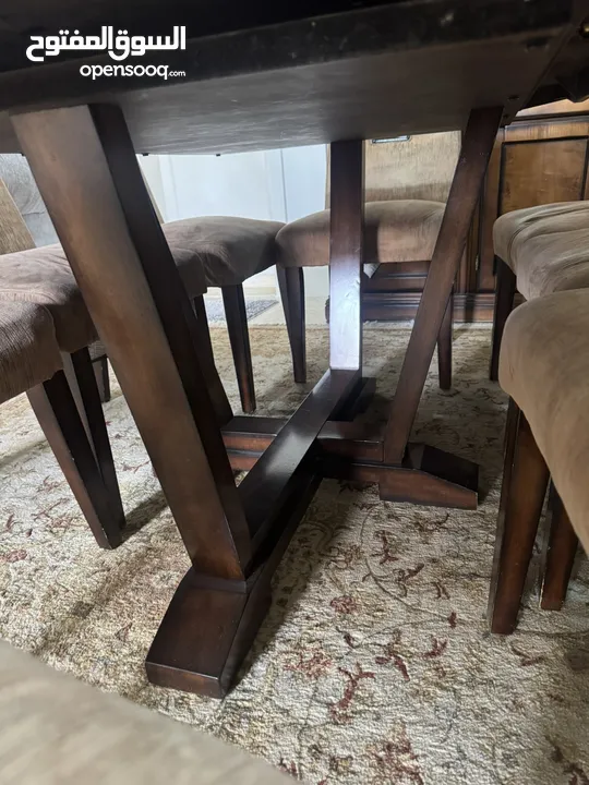 طاولة سفره للبيع بحاله جيده
