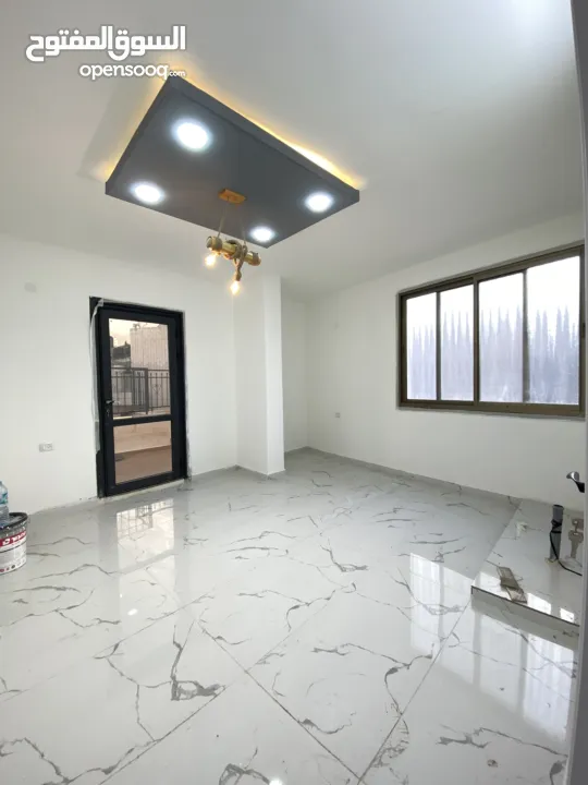 4 استوديوهات للبيع مقابل الاكاديميه مباشره تشطيب جديد  والسعر بجنن