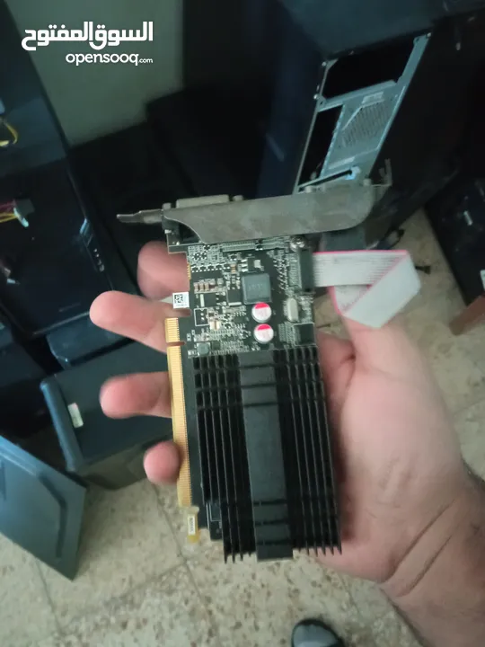 كروت شاشة   R7 240 2gb و gt 710