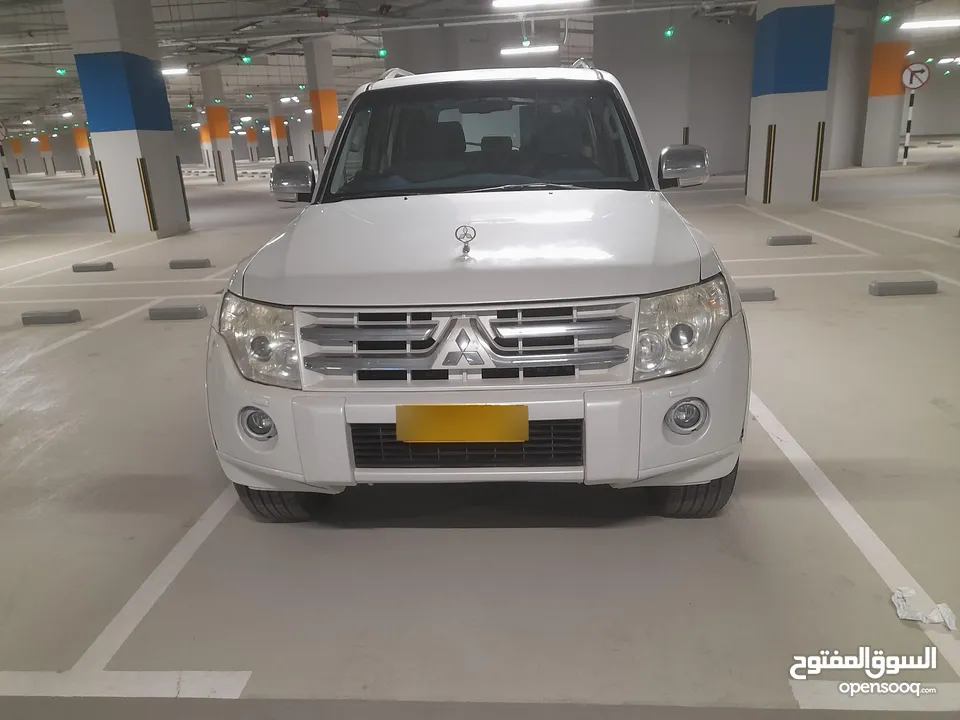 MITSUBISHI PAJERO GLS 3.8 V6 GCC HOME BASE USED CAR FOR SALE IN MUSCUT  FOR ONLY SERIOUS BUYERS.