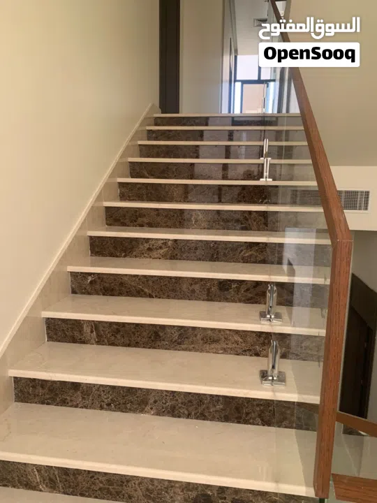 فيلا 6 غرف ماستر للبيع جاهز للسكن بسعر مميز  تشطيبات مودرن باركنج مغطي منطقه الريمان 2