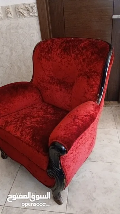 كرسي فخم مخمل لون احمر خمري خشب قوي
