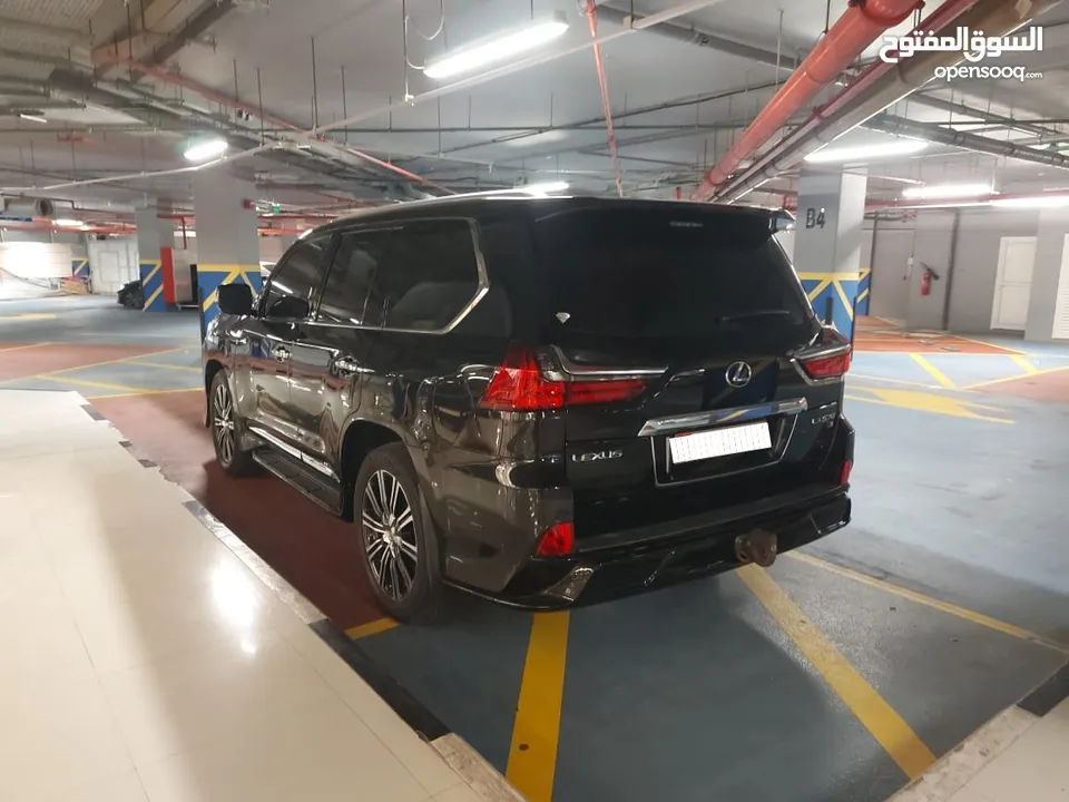 DHS 258000/= LEXUS LX570 2019 GCC الي يدور شى نظيف