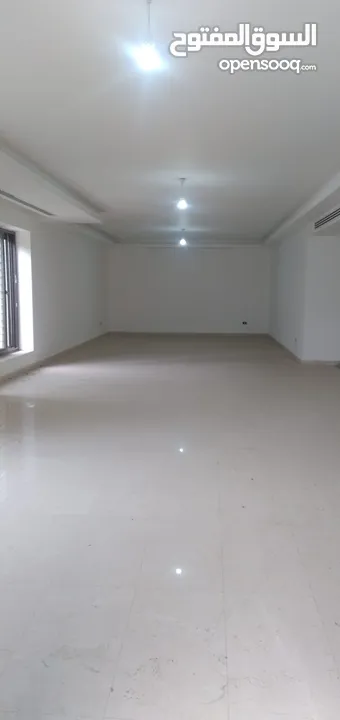 شقة طابقية للبيع او للإيجار في شارع مكة - ref : 14562