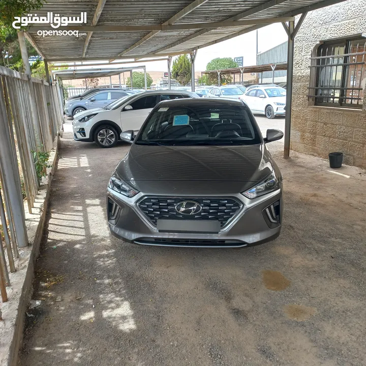 سياره للبيع هونداي ايونك لون فيراني .قطعت مسافه 65 الف كيلو فقط وارد كوري موديل 2020  حره حديث .