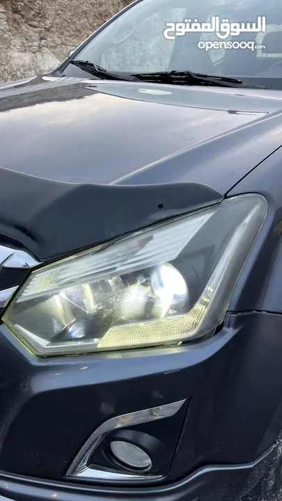 ايسوزو دي ماكس فل كامل فحص كامل موديل 2018 ماتور 3000cc بحالة ممتازة للبيع