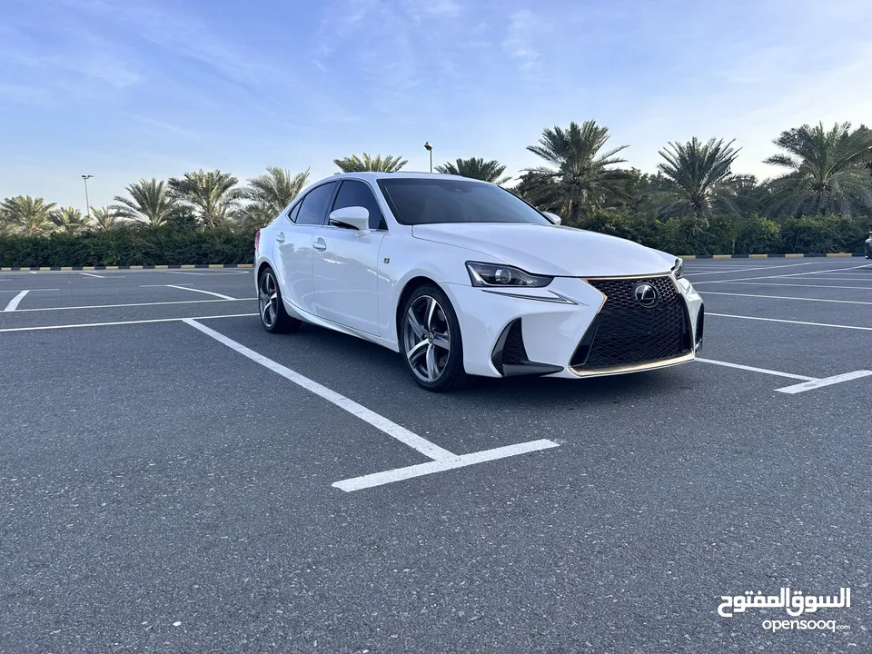 LEXUS IS300 - 2017- very clean car