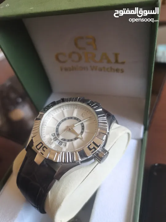 ساعه CERRUTI 1881 صناعه ايطالية للبيع  الساعه غنيه عن التعريف لا المناسبات والعمل