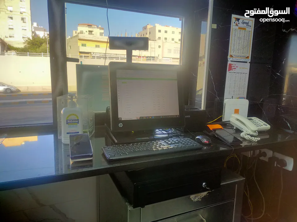 مطعم للبيع  يصلح للحمص والفلافل