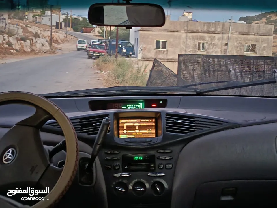 سياره بريوس 2001 خالي قص قلبان 3500 قابل للتفاوض بشي بسيط  السياره دهان الوكاله وترخيص طويل 4فردات و