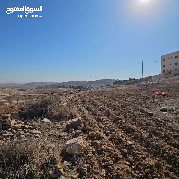 قطعة ارض لقطة مميزة صخرية إطلالة بانورامية منطقة فلل  بالقرب من الدفاع المدني بيرين حوض البلد