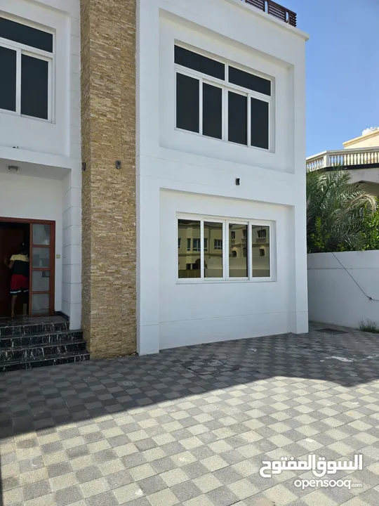 4 Bedrooms Villa for Sale in Mawaleh REF:1066AR