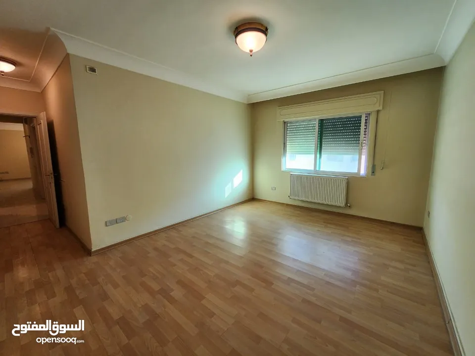 شقة للبيع في دير غبار ref : 14399