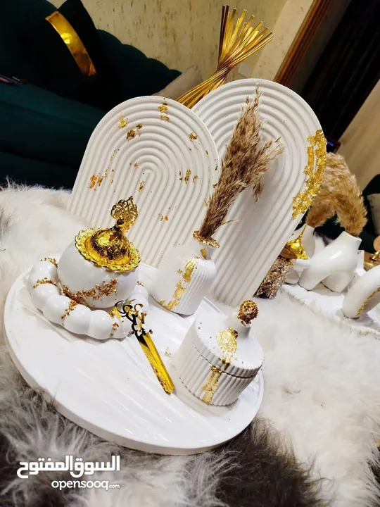 آلعيون اللامعة لتحف والهدايا