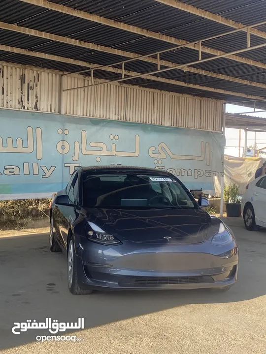 تيسلا موديل 3