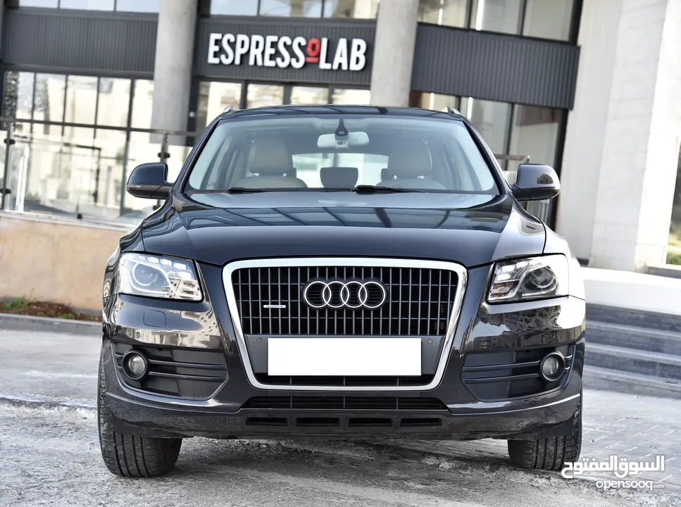 اودي Q5 كواترو وارد وصيانة الوكالة 2013 Audi Q5 Quattro 2.0T