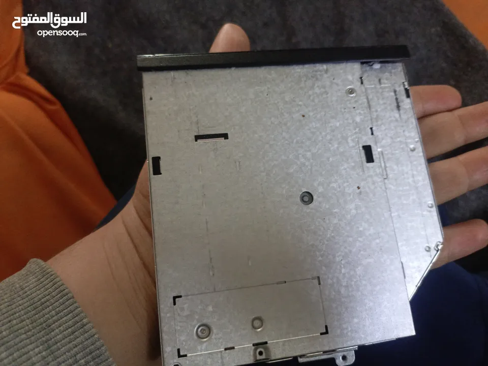 قارئ اقراص للابتوبات ديل انسبايرن 3000 ولا تيتيود 5000 بس