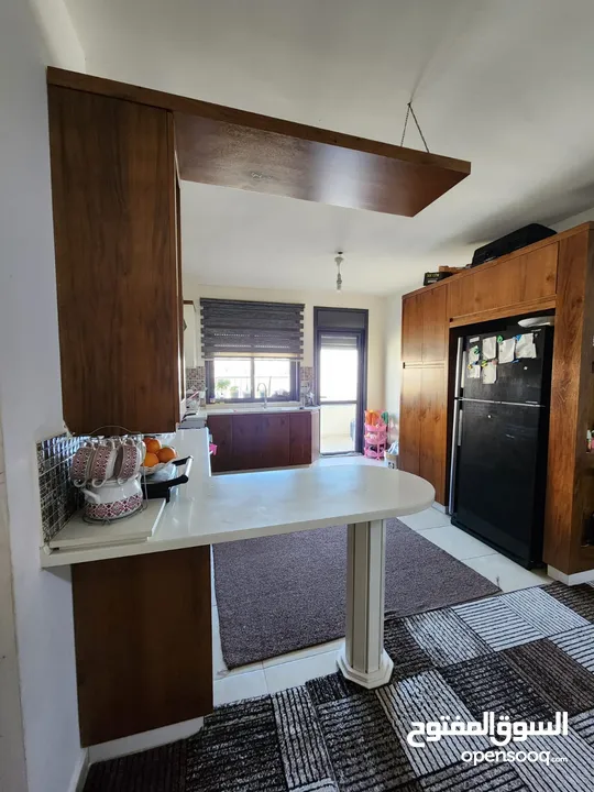 شقة للبيع في بيتونيا خلف نادي ملعب بيتونيا