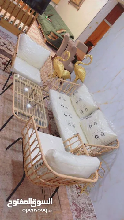 قعدة خارجية كراسي + طاولة+ الفرشات   التوصيل للداخل