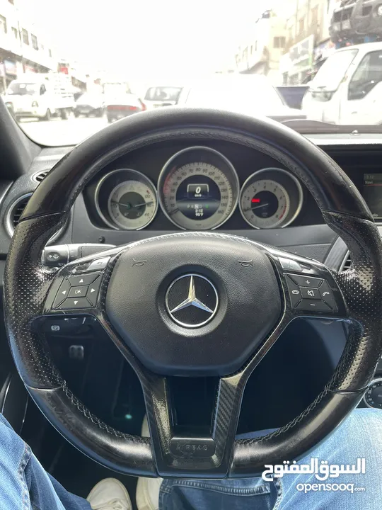 مرسيدس c250 مميزة للبيع لون اسود بلاك اديشن اصلي