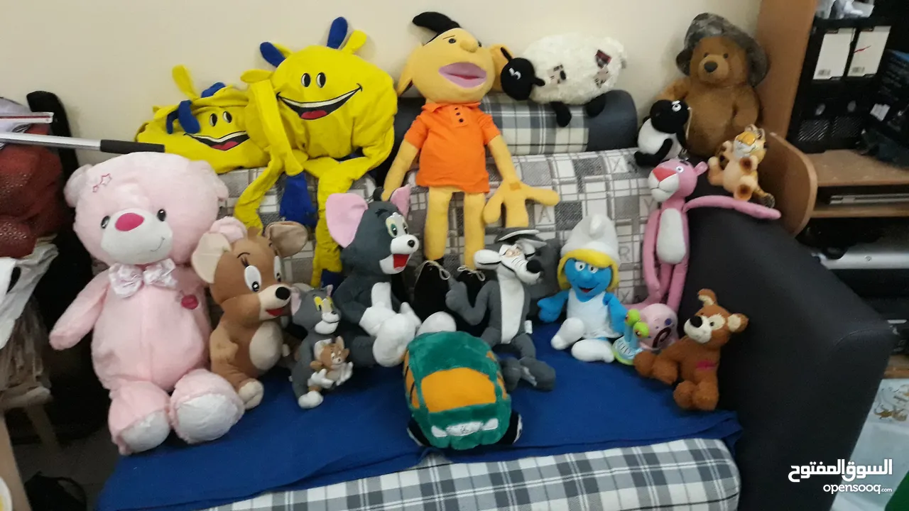 Toys arays very clean in very good condition only by WhatsApp in Description