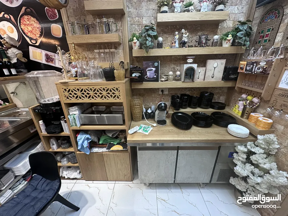 عدة مطعم كامل للبيع
