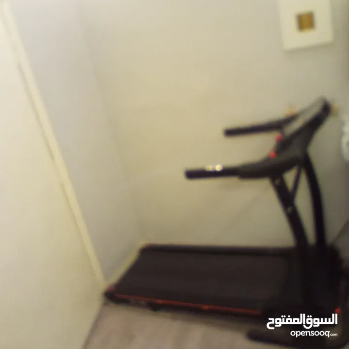 جهاز المشي قوي مناسب للمنزل حجم صغير يتحمل اوزان .