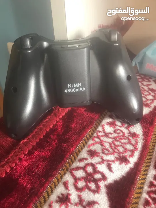 شبه جديدX box 360 مع كامل ملحقاته استعمال خفيف مع شاشة 32 بوصة