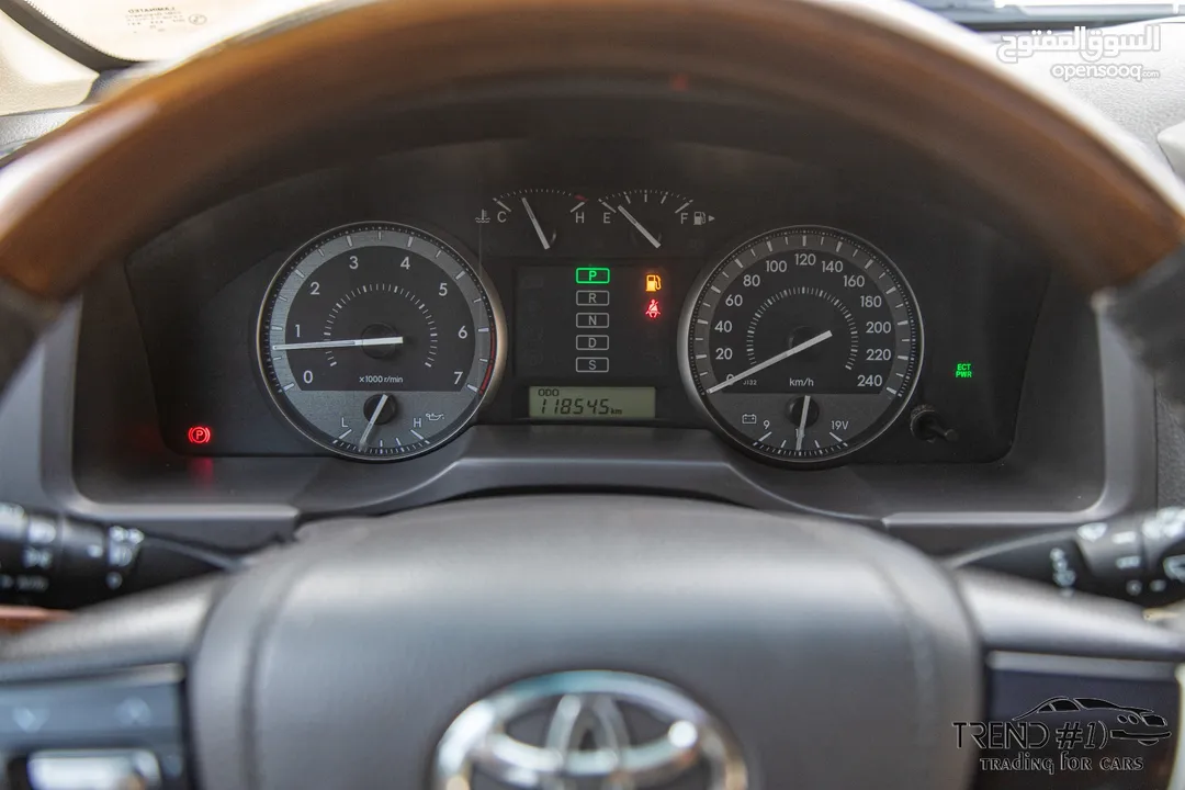 Toyota Land Cruiser Gx-r 2017   السيارة بحالة الوكالة و قطعت مسافة 118,000 كم فقط