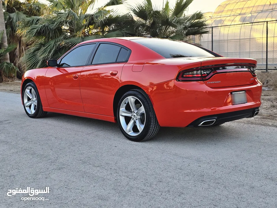 2018 Dodge Charger Sxt plus v6