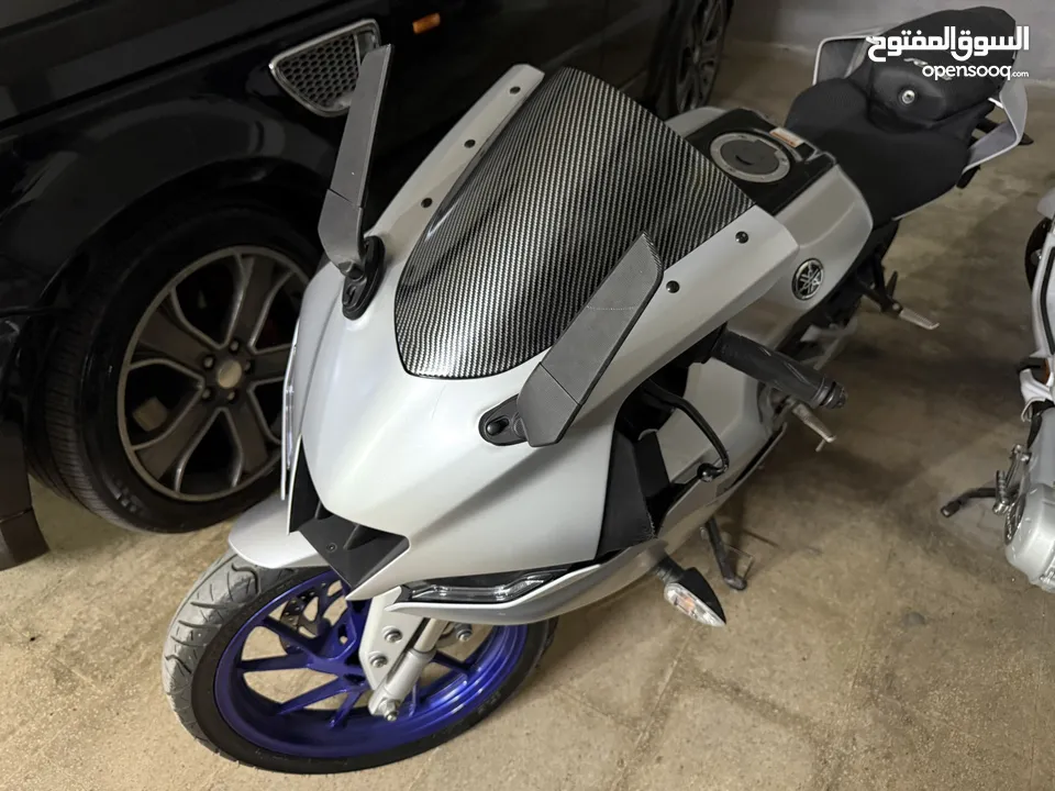 للبيع – دراجة نارية رياضية بحالة الوكالة  Yamaha R15M موديل 2023