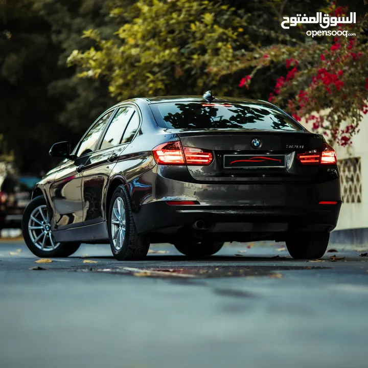 BMW 320i Excellent Condition Black