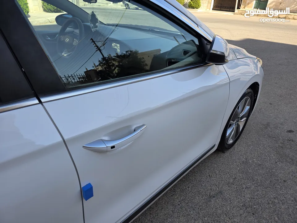 هونداي ايونك 2018 فل كامل فحص كامل عداد 130Km مالك 1 فقط