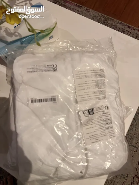 للبيع 3ماسكات اكسجين +3 بدل بيضاء