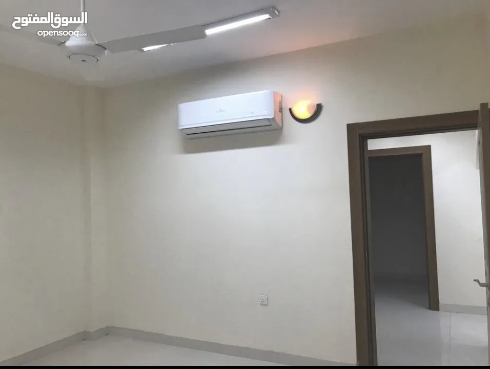 flat W/AC to rent nearest Muscat Mall/شقة مكيفة للإيجار قريب مسقط مول