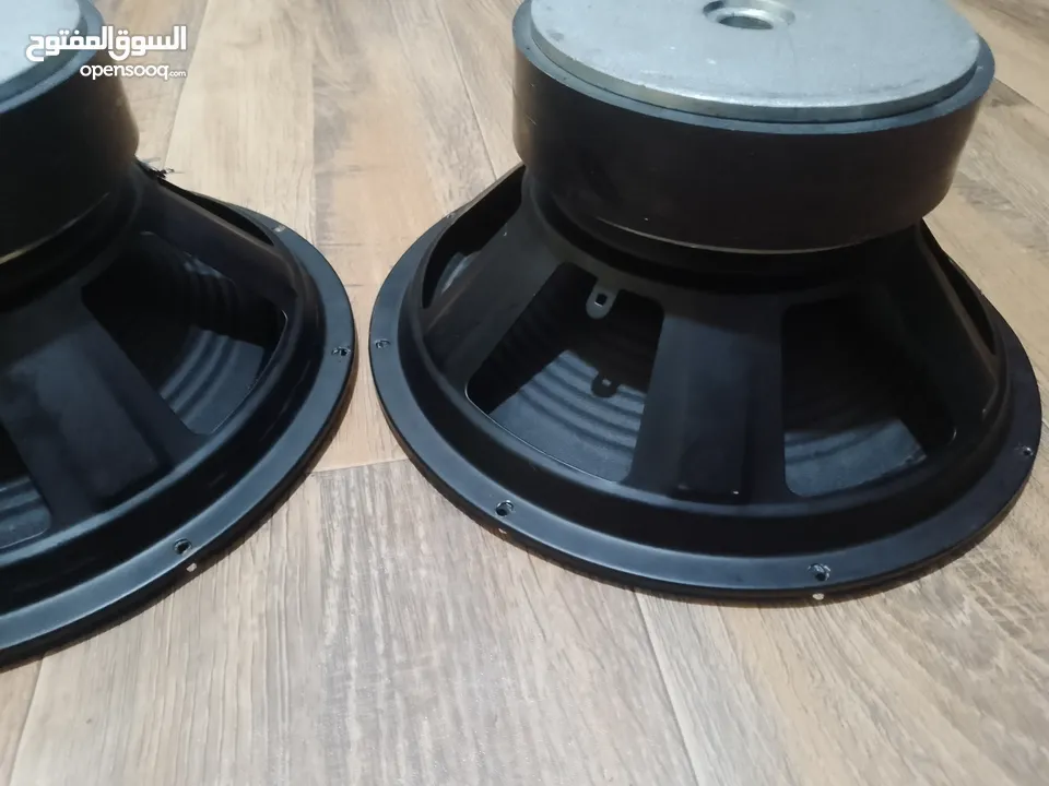 جوز سماعات هندي 12 انش ثقال جدا وبحالة ممتازه