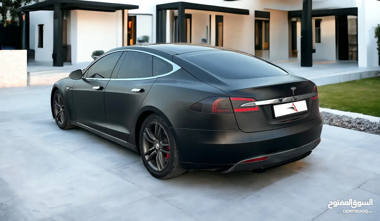 Tesla Model S 2015 - GCC - Dual Motor - P85 D - Full Service History - No Accident