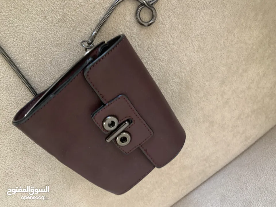 للصبايا- عدة حقائب فاخرة ماركات جديد و بعضهم مستعمل خفيف