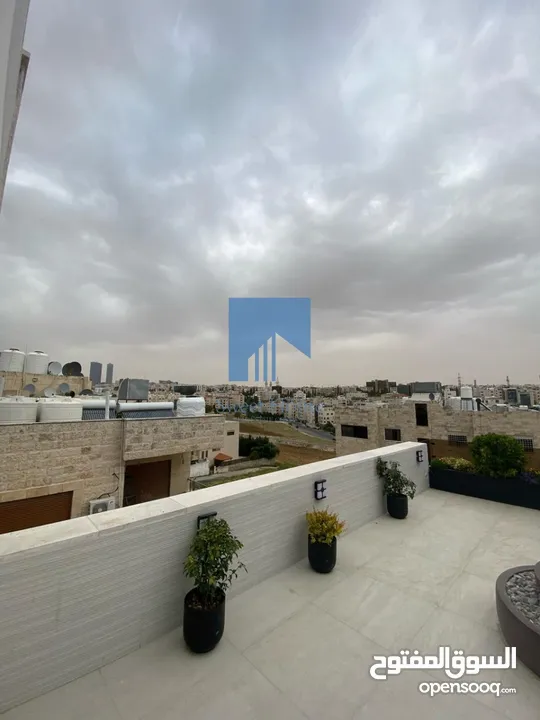 شقة فاخرة للبيع في الدوار السابع  - بالقرب من كوزمو طابق ثالث 185م مع روف 120م تشطيب سوبر ديلوكس