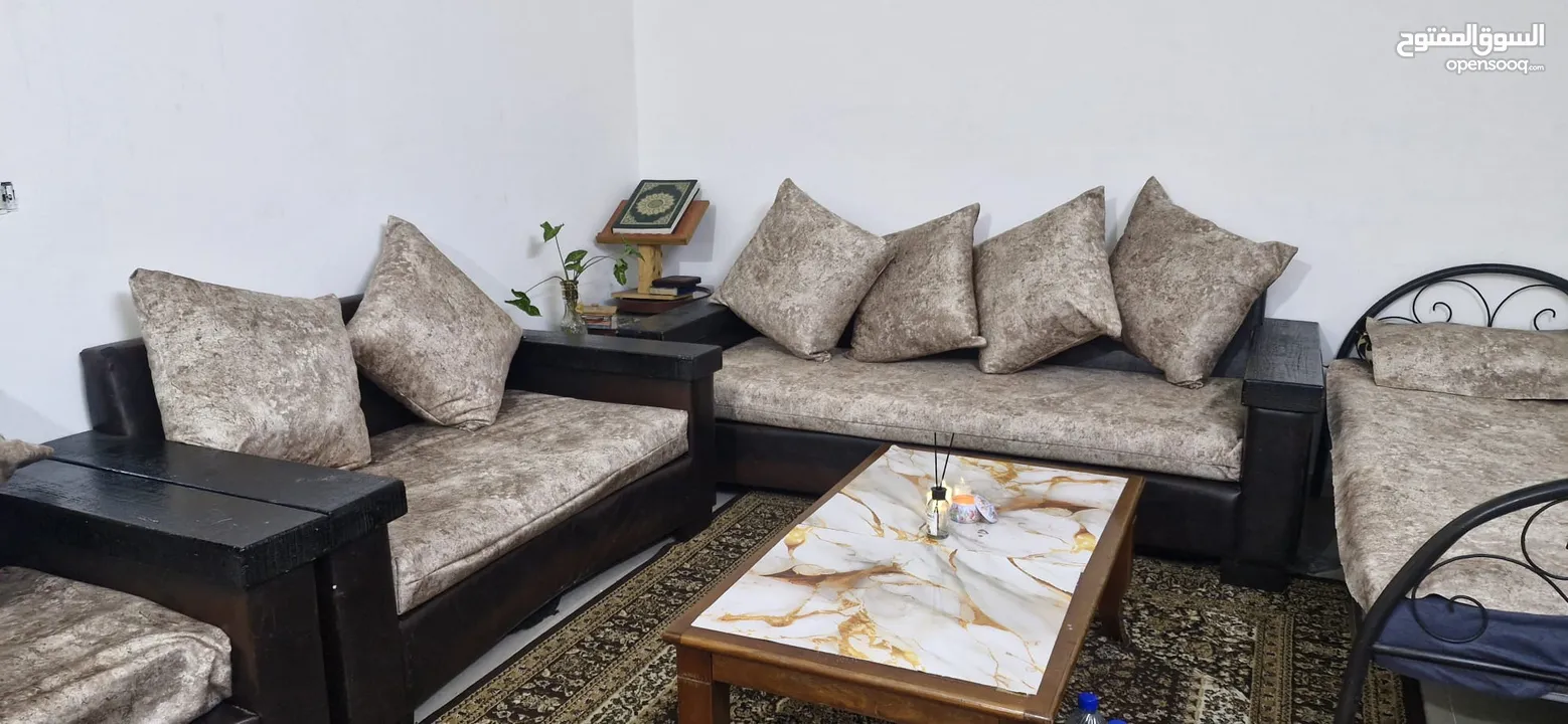 طقم كنب بحاله جيده