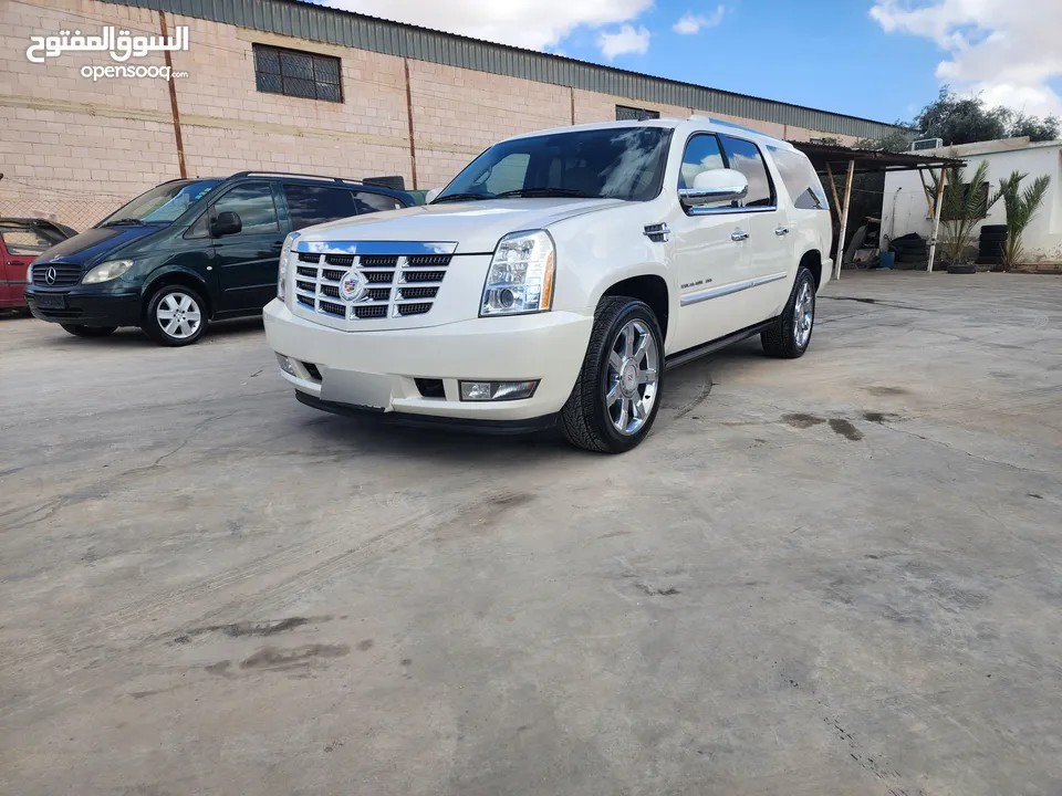 كاش أو اقساط من المالك كاديلاك اسكاليد 2011 VIP PLATINUM XL مميزه جدا 6.2cc