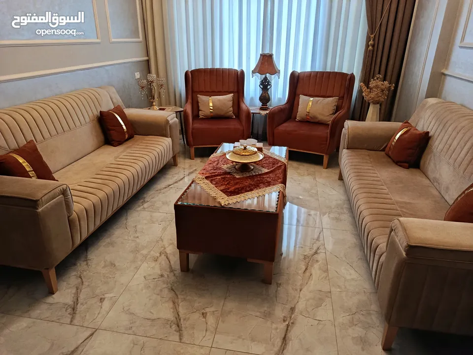 طقم كنبايات لغرفة معيشة او استقبال (شبه جديد)