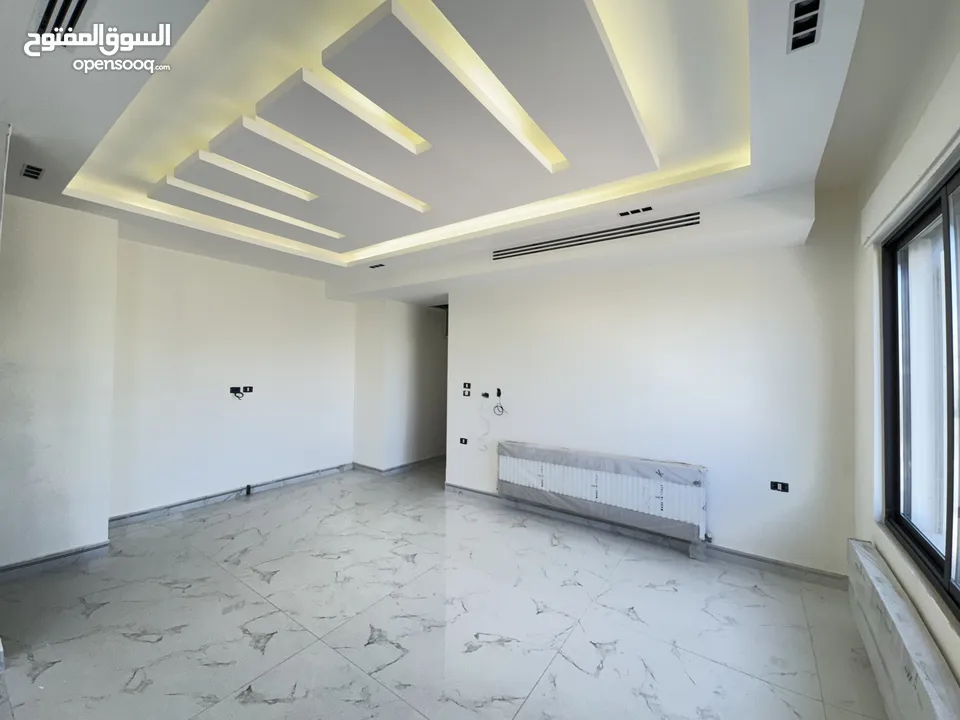 شقة مميزة للبيع طابق اول مساحة 230م بخلدا بتشطيبات مميزة (مشروع 120)